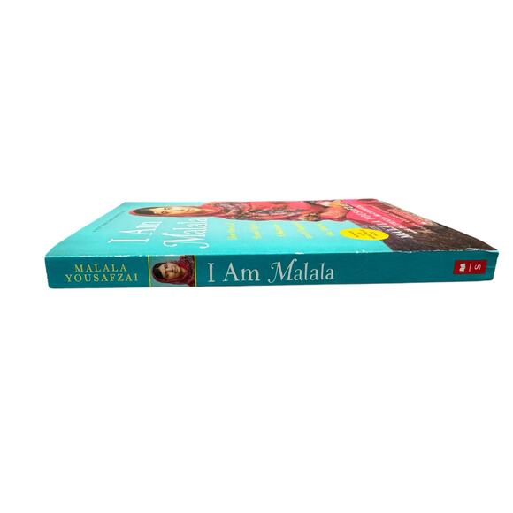 I Am Malala by Malala Yousafzai (Paperback) - Picture 3 of 6